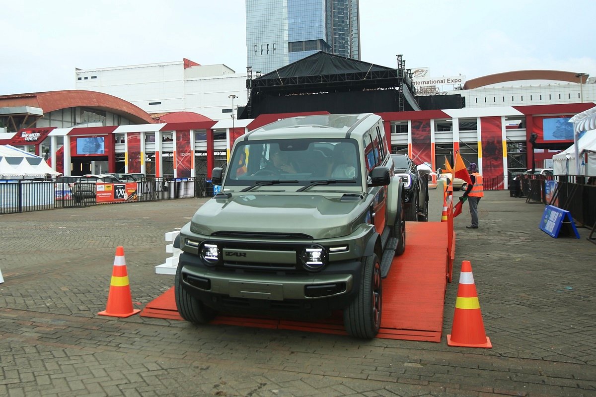 iCAR Klaim Bukukan 300 SPK di IIMS 2026.