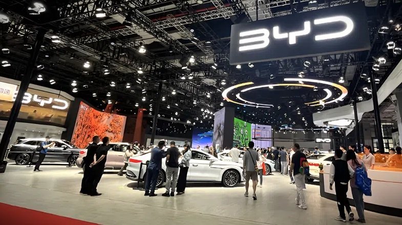 Pasar Otomotif China Melambat, Brand Kompak Tawarkan Pinjaman Jangka Panjang.