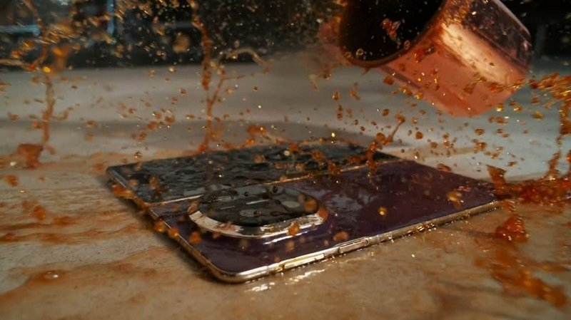 HUAWEI Mate X7 hadir dengan kombinasi desain elegan, ketahanan tinggi, dan sistem kamera yang diklaim terbaik di kelasnya.