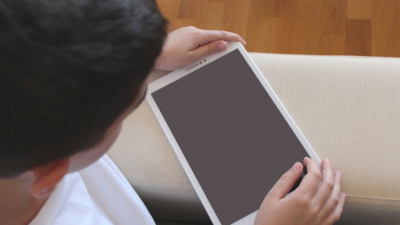 Batasi Akses Digital Anak, Ini Langkah Orang Tua Hadapi Era Teknologi