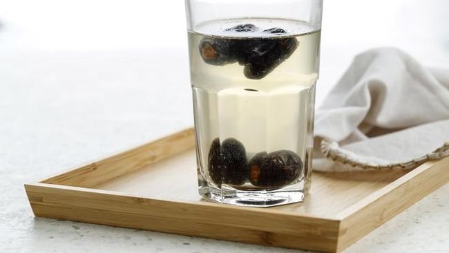 Air nabeez atau air rendaman kurma cocok dijadikan menu buka puasa. Ternyata ada sederet manfaat air nabeez untuk kesehatan.