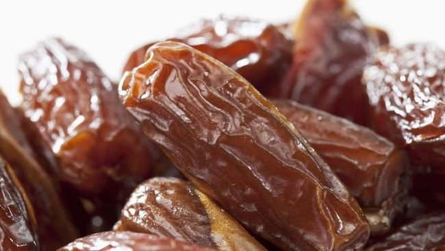 Seperti buah lainnya, kurma juga bisa busuk.