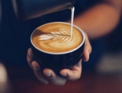 Efek Minum Kopi Terlalu Cepat Setelah Obat Bisa Turunkan Khasiat