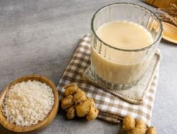 Jamu Beras Kencur, Resep Lengkap dan Manfaat Kesehatannya