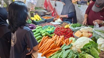 Harga Bahan Pokok Hari Ini, Cabai Rawit Hijau Anjlok, Beras dan Telur Ikut Turun