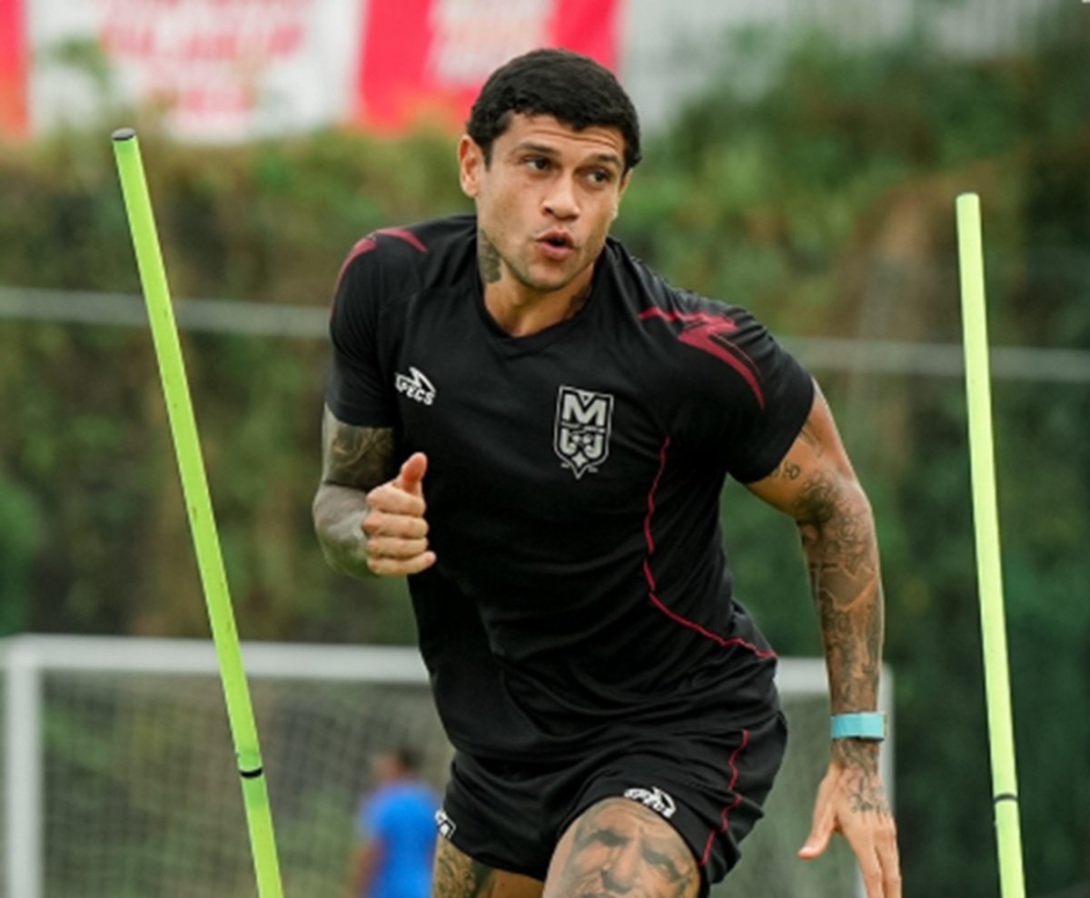 Ciro Alves kala membela Malut United.