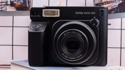 Fujifilm Instax Wide 400 Jet Black.