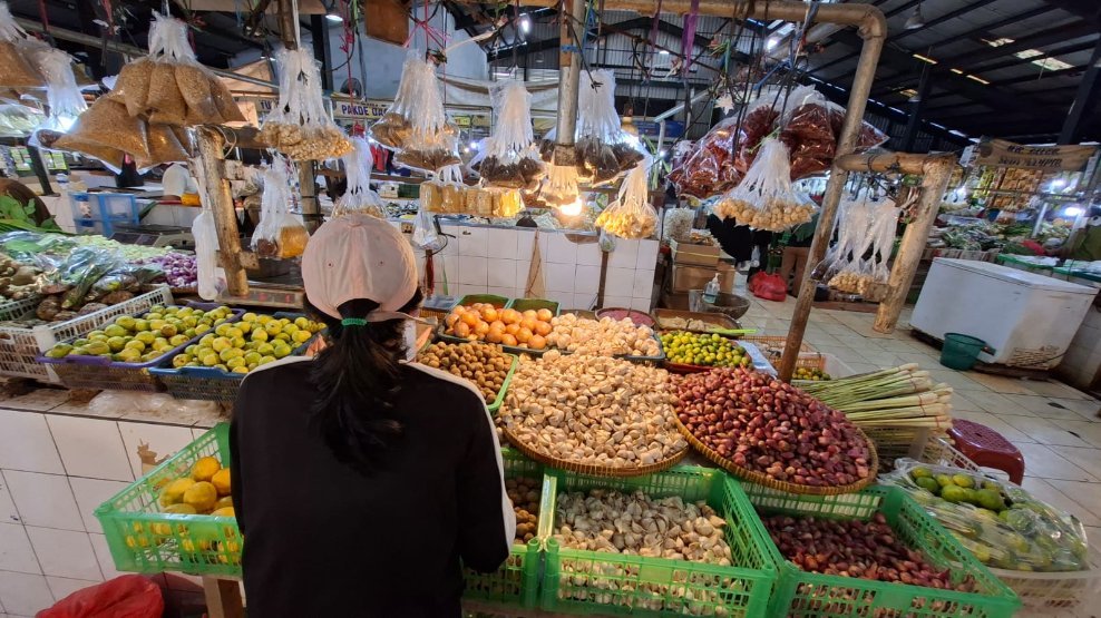 Harga Daging Ayam dan Telur Turun, Cabai Masih Bertahan Tinggi.