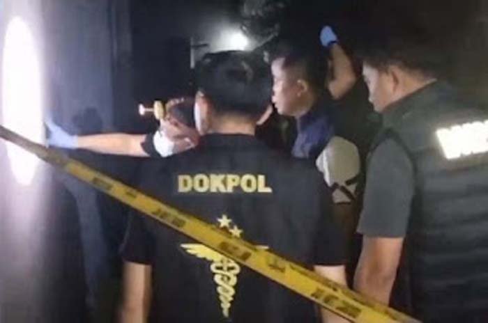 Polisi olah TKP kasus IRT ditemukan tewas.