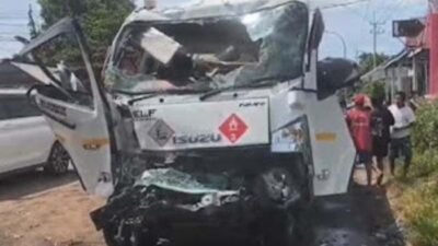 Tumpahan Solar di Jalan Perparah Kecelakaan Beruntun, Lalu Lintas Situbondo Macet Parah