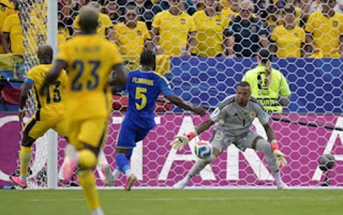 Ekuador ditahan imbang Curacao 0-0.