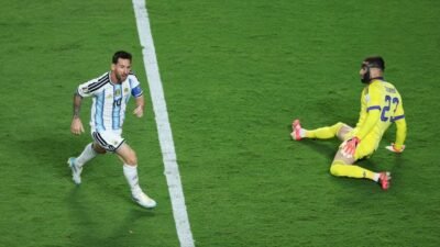 Erling Haaland bereaksi atas hattrick Lionel Messi di matchday 1 Piala Dunia 2026.