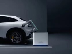 Teknologi Canggih Xiaomi Permudah Pengisian Mobil Listrik di Garasi Rumah