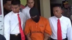 Polisi menangkap pelaku penyiraman air keras kepada dua bocah kakak adik di Sumedang.