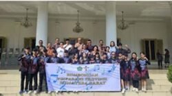 Arry Yuswandi Lepas Pesparawi Sumbar, Tampilkan Budaya Minangkabau yang Santun dan Toleran