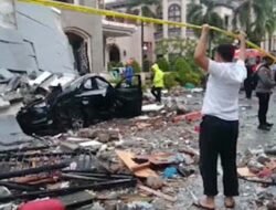Rumah Dua Lantai Roboh Usai Ledakan Keras
