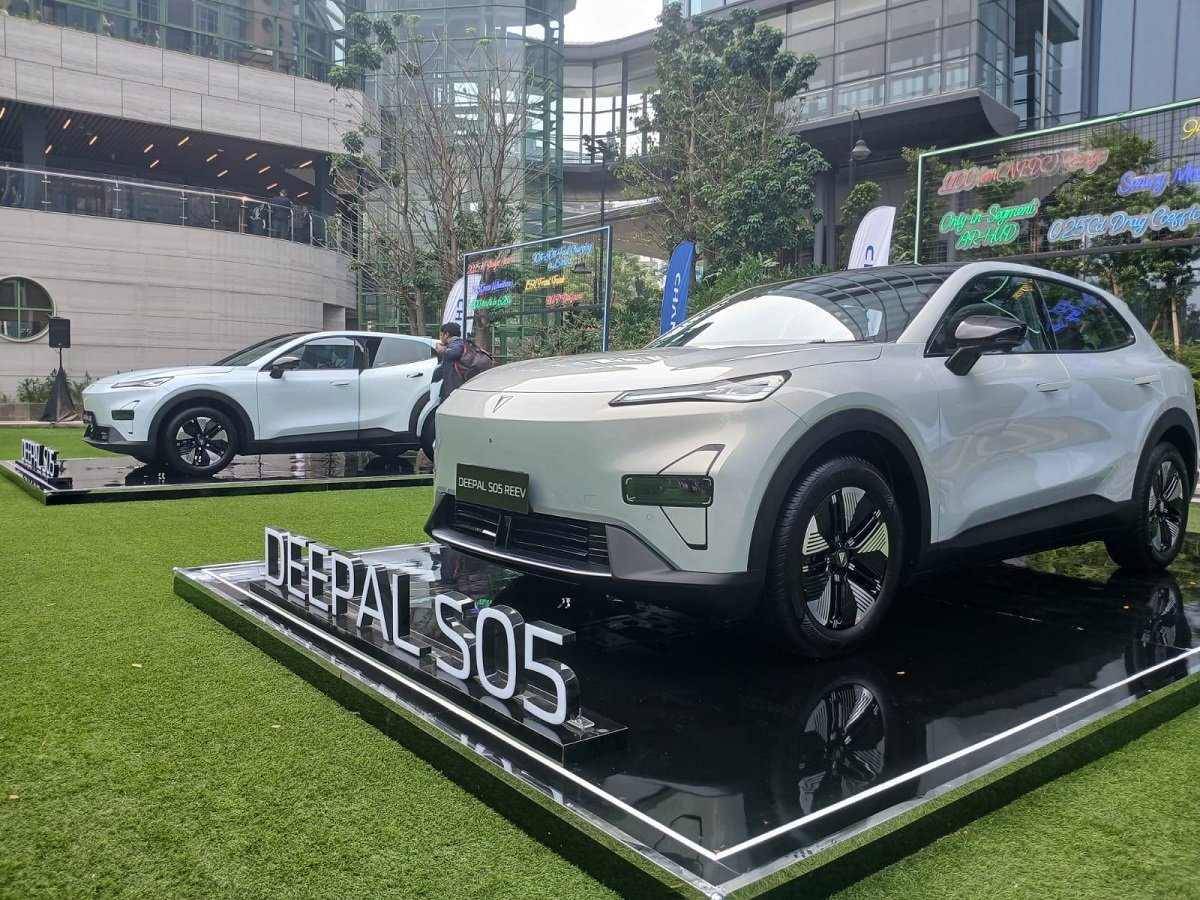 Changan Deepal S05 BEV dan REEV Resmi Meluncur, Harganya Rp500 Jutaan.