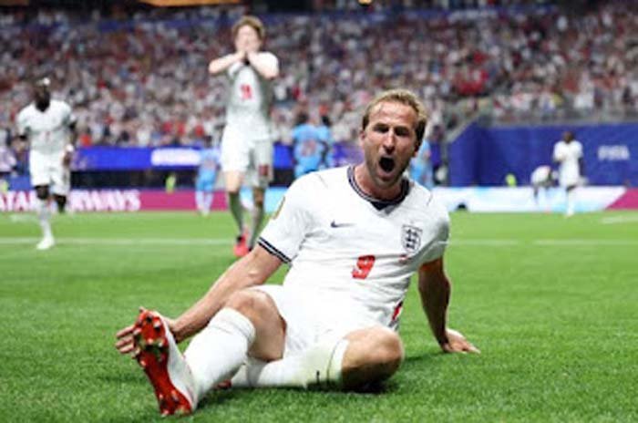 Harry Kane merayakan golnya saat Inggris menang 2-1 atas Kongo.