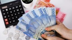 Analis, Rupiah Berpotensi Fluktuatif di Tengah Risiko Geopolitik dan Ekonomi AS