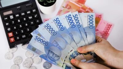 Analis, Rupiah Berpotensi Fluktuatif di Tengah Risiko Geopolitik dan Ekonomi AS