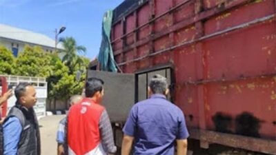 Tim Ditreskrimsus Polda Sumbar mengamankan truk yang diduga melakukan penyimpangan BBM bersubsidi Bio Solar