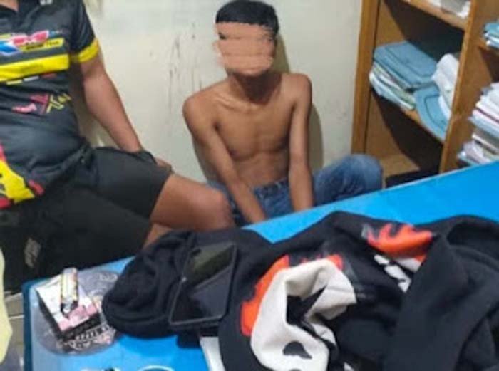 Tersangka saat diamankan di Polsek BAB Tapan.