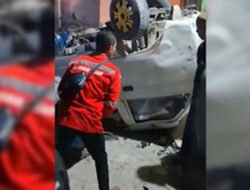 Adu Banteng Pikap dan Motor di Tuban