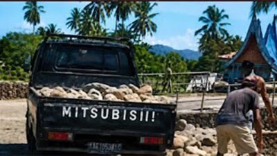 Video Pengambilan Batu Penahan Longsor Hebohkan Padang