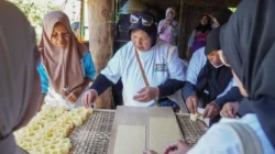 PNM Perkuat Daya Saing Perempuan Pelaku UMKM Melalui Studi Banding