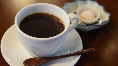 Minum kopi hitam setiap hari punya banyak manfaat, selama tidak berlebihan.
