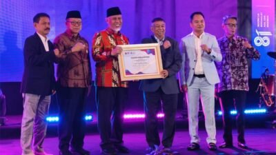 Mahyeldi Tegaskan Guru Bukan Profesi Sembarangan, Pendidik Pencetak Pemimpin Masa Depan