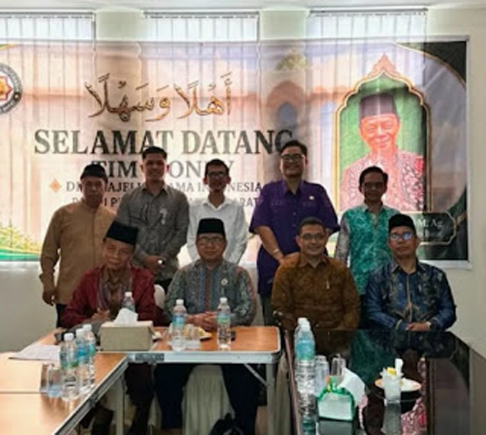 Komisioner KPID Sumbar bersama Jajaran Pengurus MUI Sumbar dalam audiensi.
