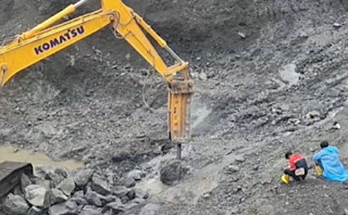 Proyek pembangunan 2 cekdam di Lumajang dikebut.
