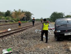 KA Sembrani Tabrak Pikap di JPL 75 Kendal