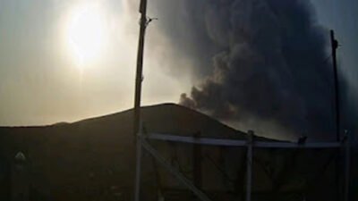Status Level II, Gunung Anak Krakatau Kembali Meletus