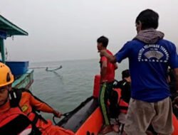 Tim SAR Temukan Empat Nelayan yang Hilang di Perairan Gosong Kain