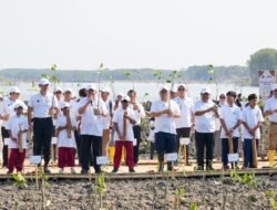 Tak Sekadar Tanam Mangrove, BRI Ubah Sampah Menjadi Pelindung Pantai di Demak