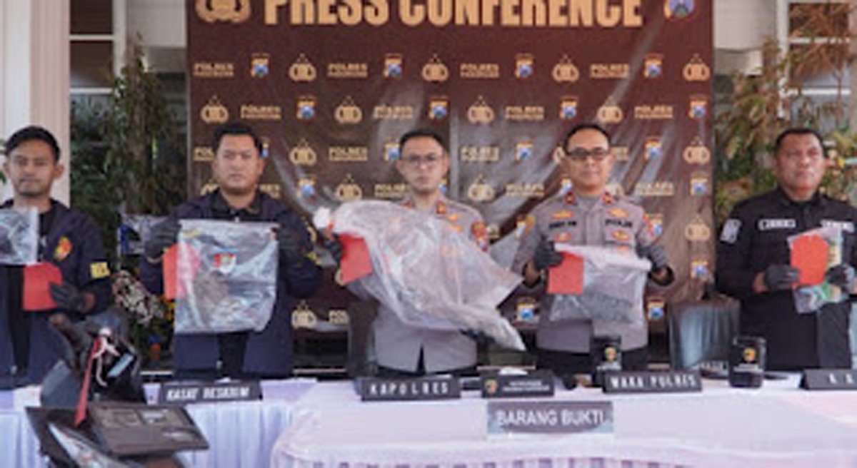 Polres Pasuruan saat ekspose pelajar SMK tewas dibunuh kerabatnya