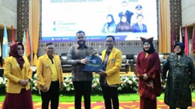 Wali Kota Padang, Fadly Amran, salah satu pembicara utama (keynote speaker).