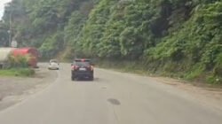 Jalan Licin akibat Tumpahan Solar di Sitinjau Lauik, Polisi Turun Tangan Atasi Kemacetan