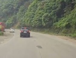 Jalan Licin akibat Tumpahan Solar di Sitinjau Lauik, Polisi Turun Tangan Atasi Kemacetan