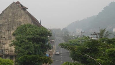 Kualitas Udara Sumbar Memburuk akibat Kabut Asap
