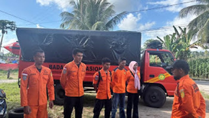 Tim SAR kemudian melakukan upaya pencarian.